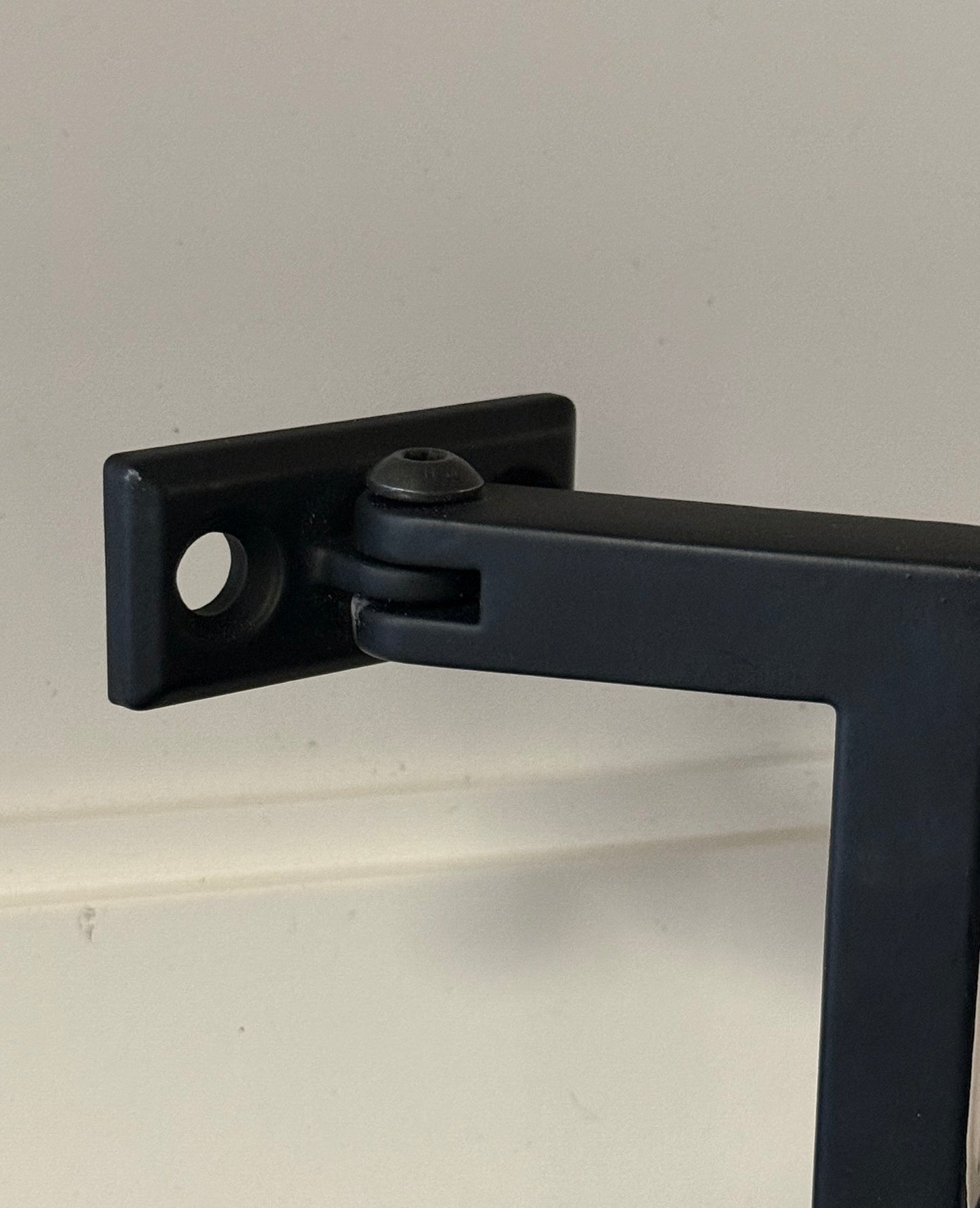 SQ212 | Handrail Bracket | Right Angle | Square