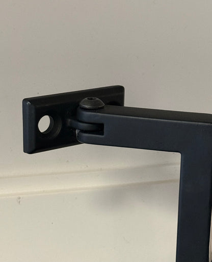 SQ212 | Handrail Bracket | Right Angle | Square